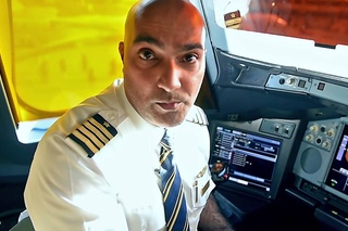 How to fly the world’s largest passenger aircraft | Airbus A380 | Emirates