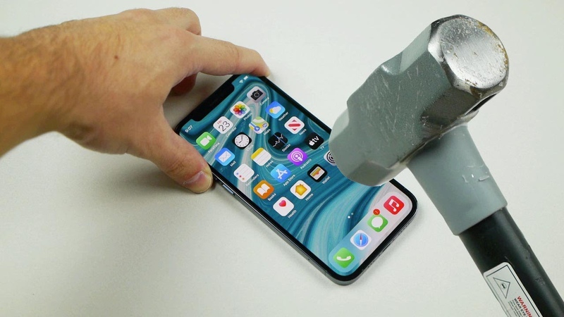 i Phone 12 Pro Hammer Knife Scratch