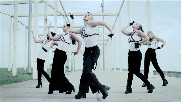 DEEP INSIDE vogue