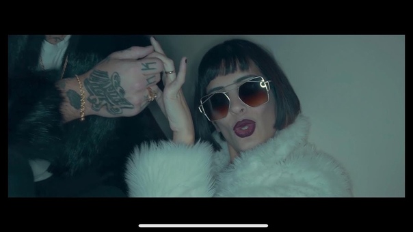 Eylül Öztürk AVAMEL, Sen Kim Köpek ( Official Music