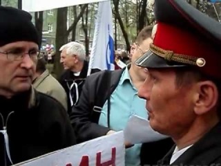 Как 1 мая убирали “неудобные“ плакаты :: Пермь