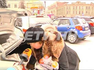 Привычка оказалась сильнее закона - парковка на Покровской исчезла, а машины остались