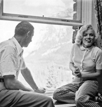 Ретро фотографии Мэрилин Монро Мэрили́н Монро американская актриса, певица и секс-символ прошлого века. Наверное нет никого, кто бы не знал эту прекрасную женщину. Мы же предлагаем посмотреть на